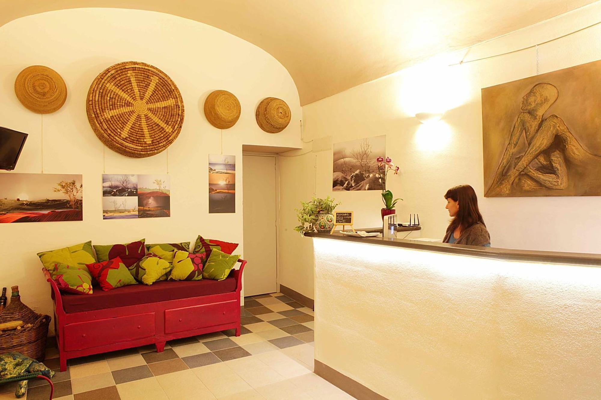 Aghinas Hotel Bosa Bagian luar foto